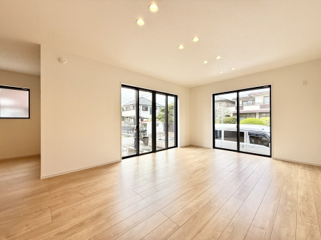 ���r���O ���������R�Ɖ�b�����܂��A�S�n�悢�ЂƂƂ�