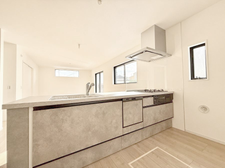 �L�b�`�� �����������������Ԃ����܂��A�Ί炠�ӂ��L�b�`��