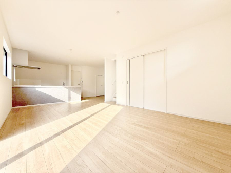 ���r���O ���������났�ƏΊ炪�W�܂�A�S���܂郊�r���O