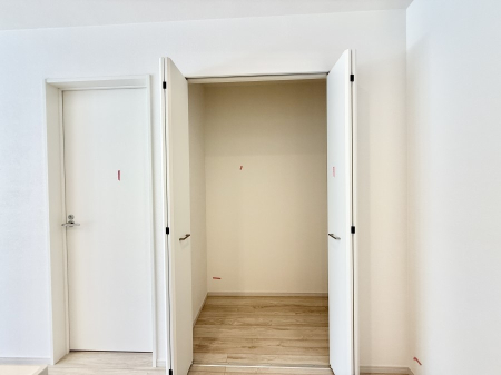 ���[ ����