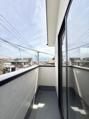 �o���R�j�[ ������ �G�߂̈ڂ낢����������J���I�ȋ�Ԃł�