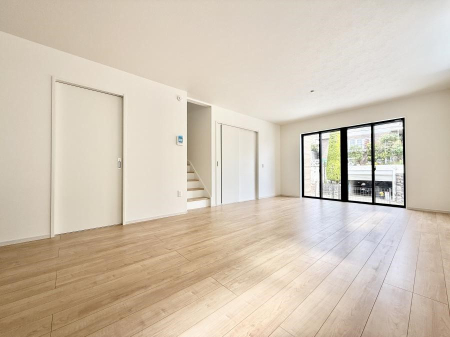 ���r���O ���������S�n�̂����A���z�̃��r���O