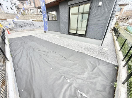 ���̑� �O�ρ���炵�ɏ�����^����A�΂��������ꂽ�Z�܂��ł�