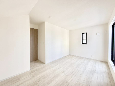 �Q�� ����