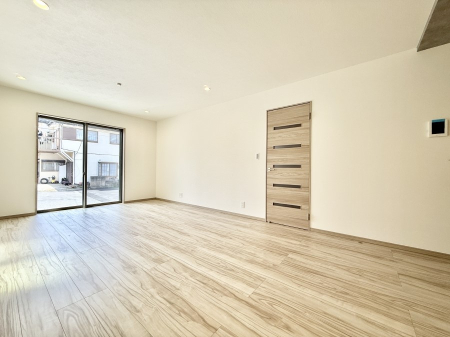 ���r���O ����