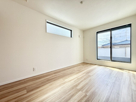 �Q�� ����