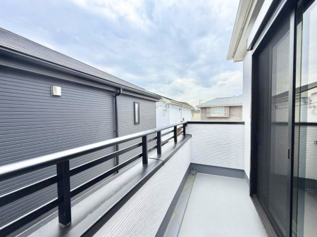 �o���R�j�[ ������ �G�߂̈ڂ낢����������J���I�ȋ�Ԃł�