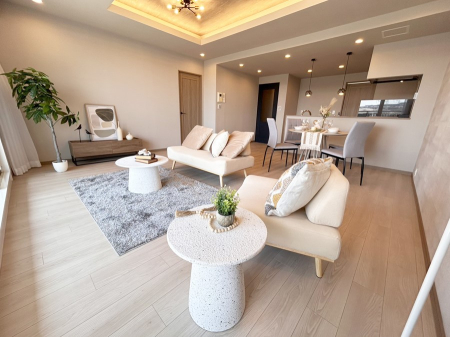 ���r���O ���������R�Ɖ�b�����܂��A�S�n�悢�ЂƂƂ�