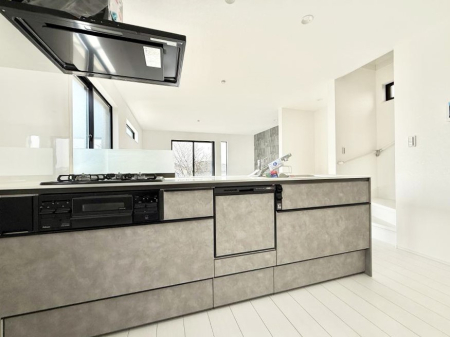 �L�b�`�� �����������������Ԃ����܂��A�Ί炠�ӂ��L�b�`��