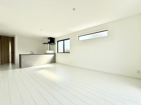 ���r���O ���������났�ƏΊ炪�W�܂�A�S���܂郊�r���O