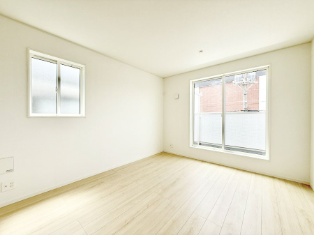 ���r���O ���������S�n�̂����A���z�̃��r���O