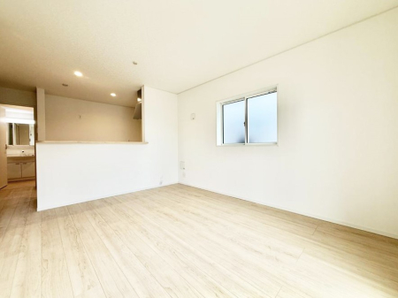 ���r���O ����