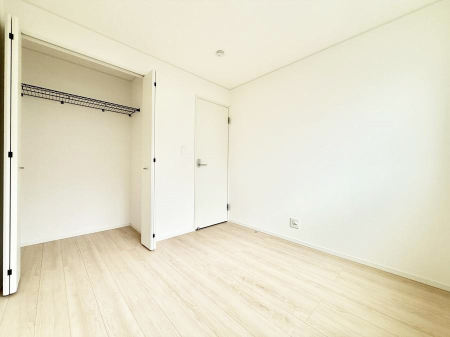 �Q�� ����