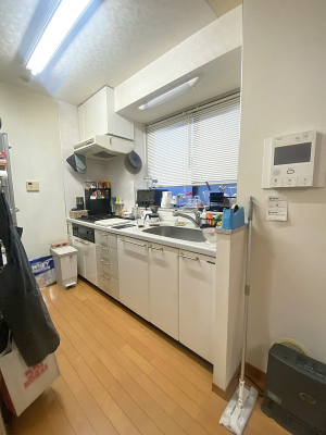 �L�b�`�� �������Ƒ����J��[�߂�A������̂���L�b�`��