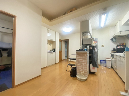 ���r���O ���������S�n�̂����A���z�̃��r���O