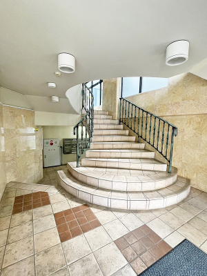 �G���g�����X �O�ρ��A�邽�тɈ��S����^���Ă����A���J�ɊǗ����ꂽ���L���