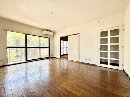 ���r���O ���������C�ɓ���̏ꏊ�ŁA�̂�т�Ƃ������Ԃ�