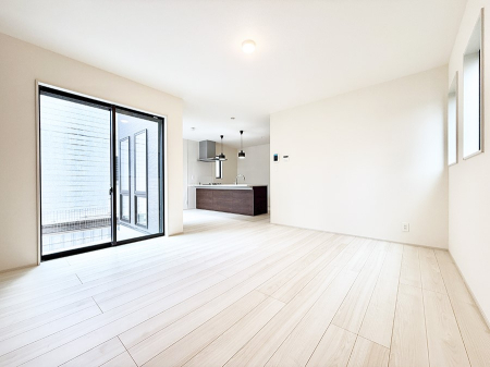 ���r���O ���������S�n�̂����A���z�̃��r���O