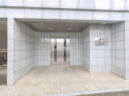 �G���g�����X �O�ρ��A�邽�тɈ��S����^���Ă����A���J�ɊǗ����ꂽ���L���