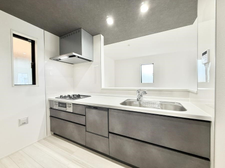 �L�b�`�� �������Ƒ����J��[�߂�A������̂���L�b�`��