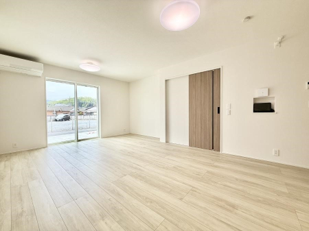 ���r���O ���������났�ƏΊ炪�W�܂�A�S���܂郊�r���O