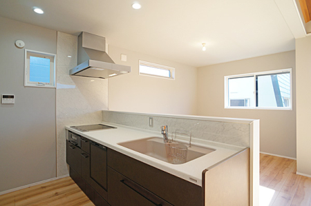 �L�b�`�� �������V���v���Ŕ������S�n�悢���Ԃ𐶂ރL�b�`�����