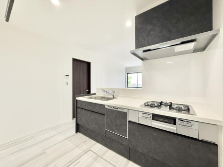 �L�b�`�� �������Ƒ����J��[�߂�A������̂���L�b�`��