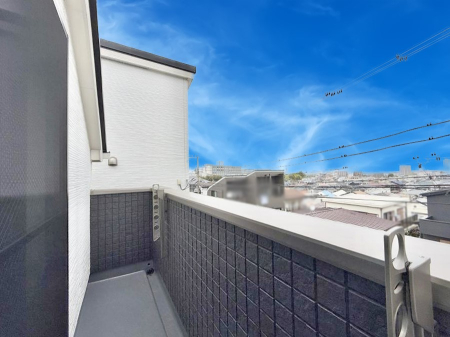 �o���R�j�[ ������ �G�߂̈ڂ낢����������J���I�ȋ�Ԃł�