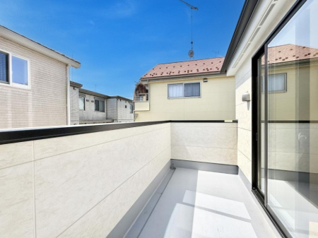 �o���R�j�[ ������ �G�߂̈ڂ낢����������J���I�ȋ�Ԃł�