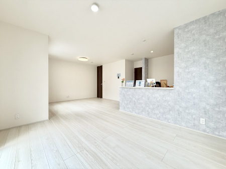 ���r���O ����