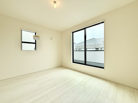 �Q�� ����