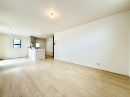 ���r���O ����