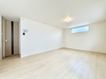 ���r���O ����