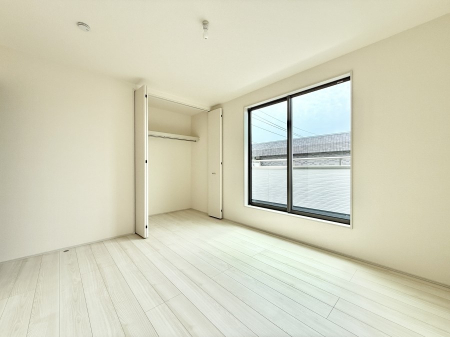 �Q�� ����