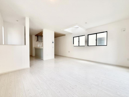 ���r���O ����