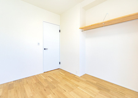 �Q�� ����