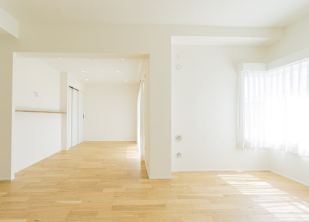 ���r���O ����