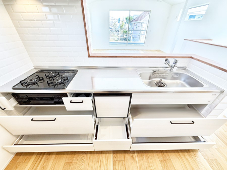 �L�b�`�� �����������������Ԃ����܂��A�Ί炠�ӂ��L�b�`��