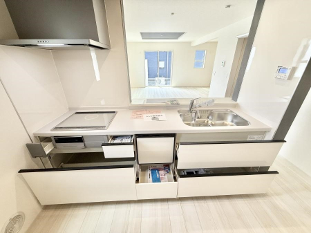 �L�b�`�� �������Ƒ����J��[�߂�A������̂���L�b�`��