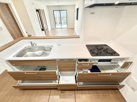 �L�b�`�� �����������������Ԃ����܂��A�Ί炠�ӂ��L�b�`��