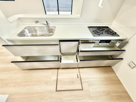 �L�b�`�� 2����  ���Ƒ����J��[�߂�A������̂���L�b�`��