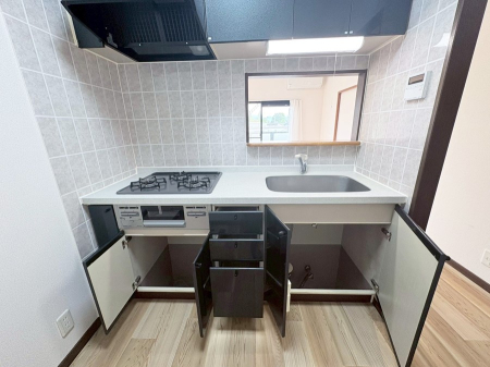 �L�b�`�� �������Ƒ����J��[�߂�A������̂���L�b�`��
