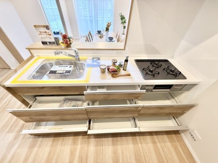 �L�b�`�� �������Ƒ����J��[�߂�A������̂���L�b�`��