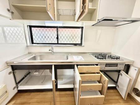 �L�b�`�� �������Ƒ����J��[�߂�A������̂���L�b�`��