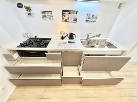 �L�b�`�� �������Ƒ����J��[�߂�A������̂���L�b�`��