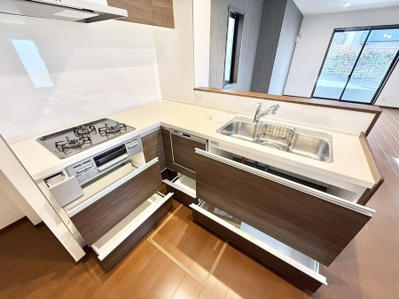 �L�b�`�� 3����  ���Ƒ����J��[�߂�A������̂���L�b�`��