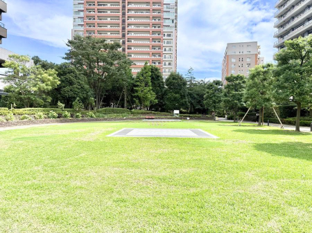 ���̑� �O�ρ���炵�ɏ�����^����A�΂��������ꂽ�Z�܂��ł�