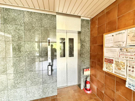 ���̑� �O�ρ��G���x�[�^�[����