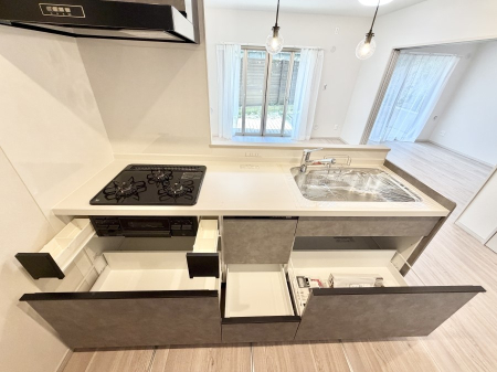 �L�b�`�� �������Ƒ����J��[�߂�A������̂���L�b�`��