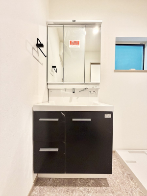 ���ʑ�E���ʏ� A����  �����̏������X���[�Y�ɂł���L���ł�